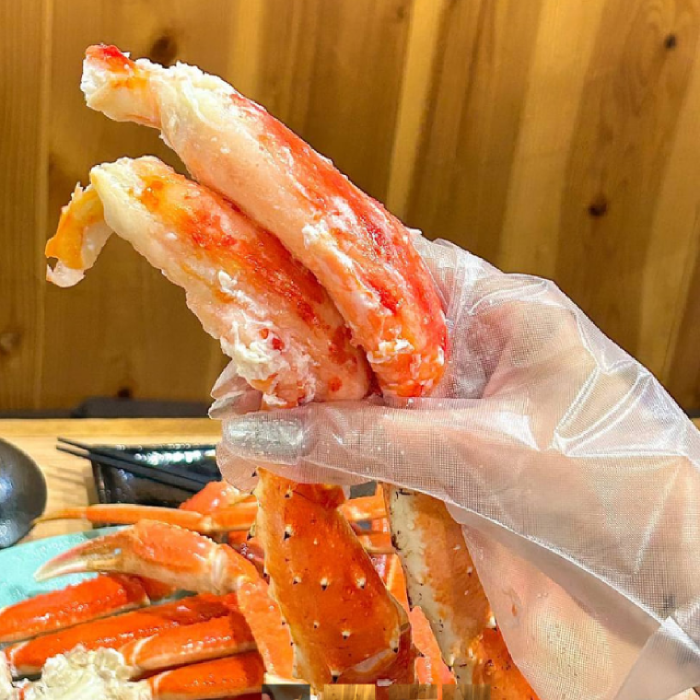 🧊 Flash-Frozen Excellence:Super Colossal Russian King Crab Legs